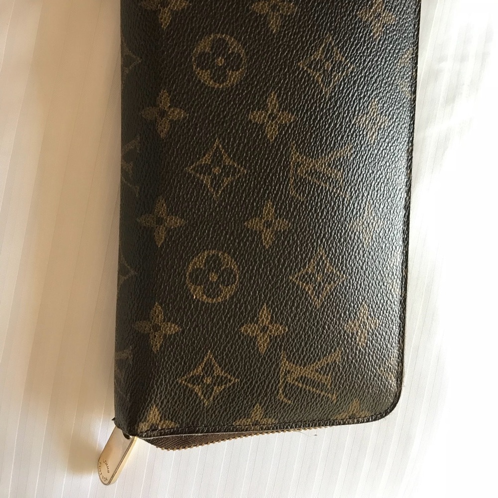 Louis Vuitton Zippy